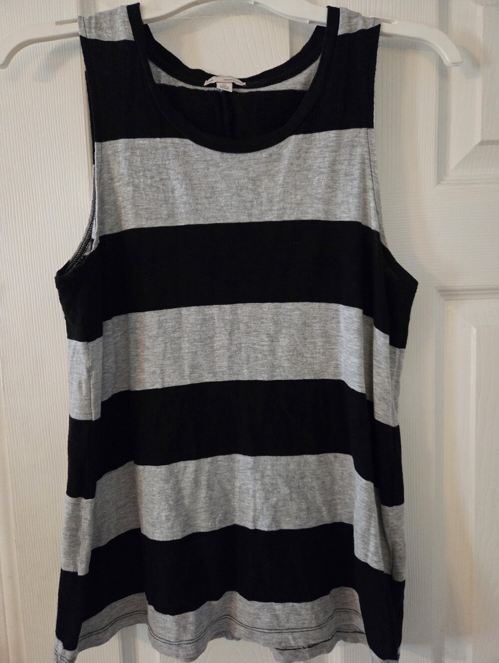 Gap Women's Black and Gray Striped Tank Top